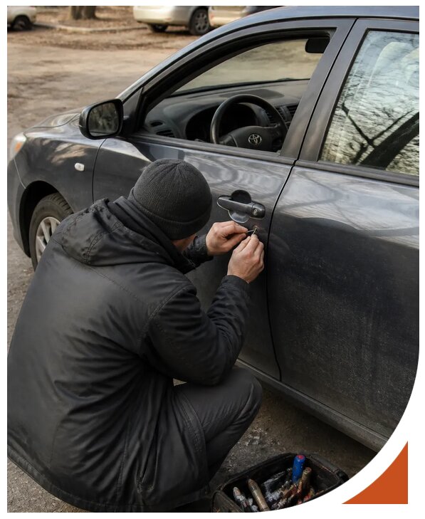 Профессиональное вскрытие автомобиля Тойота без повреждений в Уссурийске